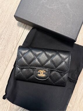 Black Quilted Caviar faux leather card holder